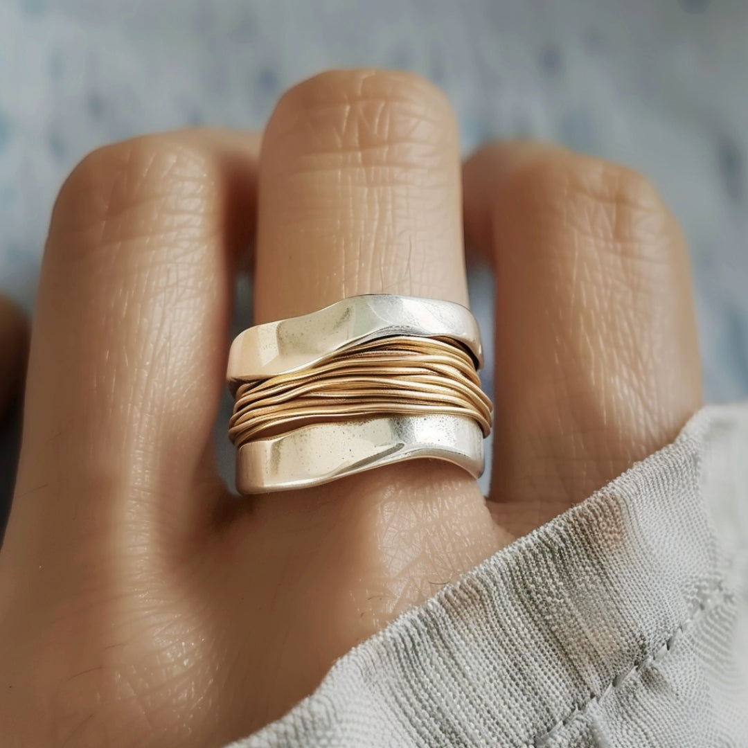 Charlotte’s | Golden Threads Ring