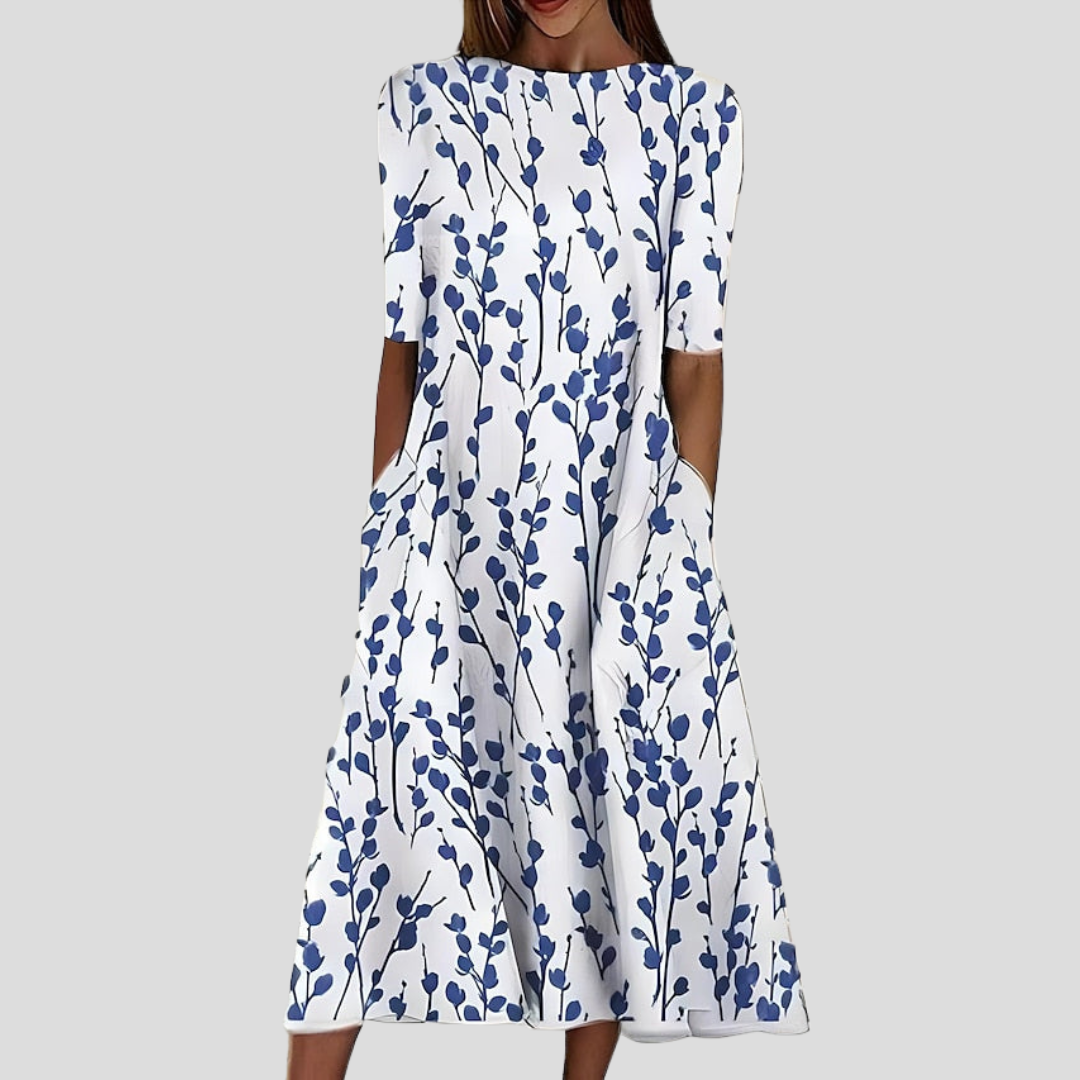 Leah’s | Timeless V-Neck Dress
