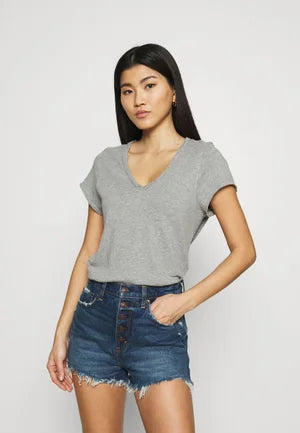 Sophie’s | Signature V-Neck Tee