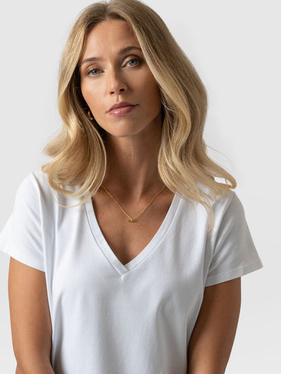 Sophie’s | Signature V-Neck Tee