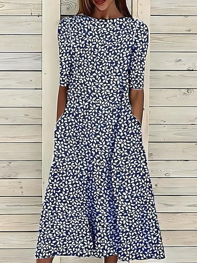 Leah’s | Timeless V-Neck Dress